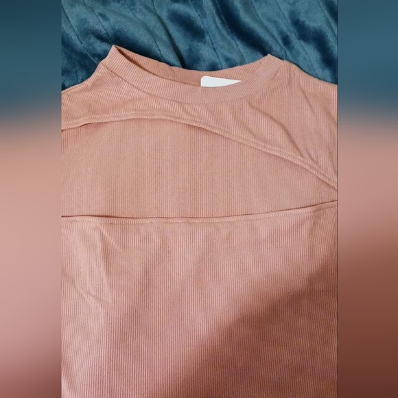 Coral crop top - Picture 2 of 2